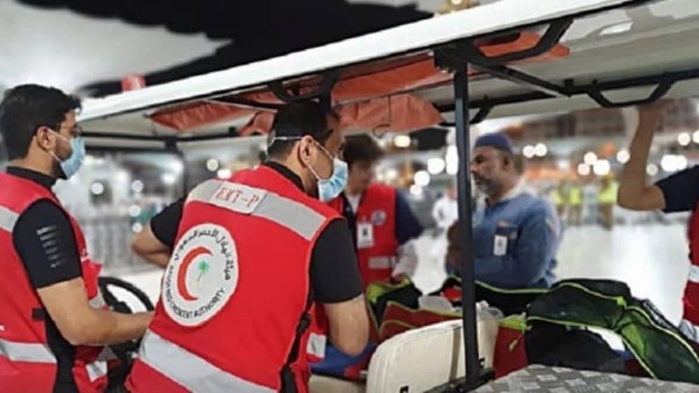 إنقاذ معتمرًا من توقف في القلب والتنفس بمحيط المسجد النبوي