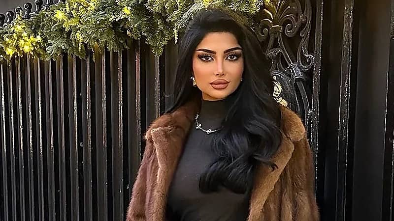 ملكة كابلي تثير الجدل بعدد حقائب سفرها..فيديو