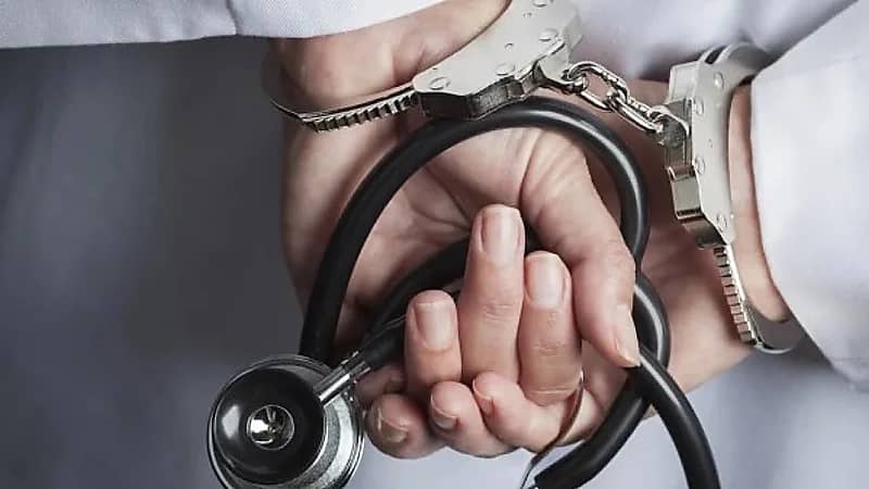 التحقيق في وفاة طفل أثناء عملية استئصال اللوزتين