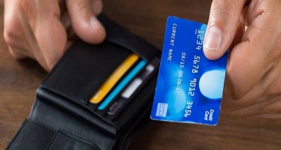 خبراء يحذرون من سرقة بيانات البطاقات الائتمانية