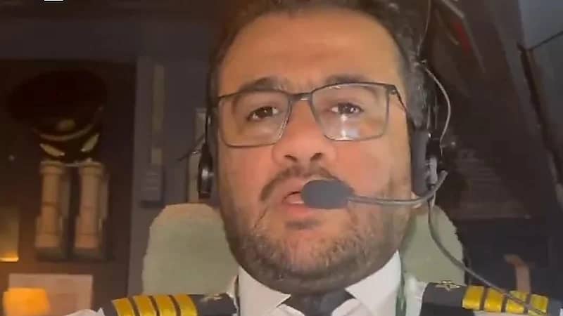 حديث برج المراقبة في مطار ⁧‫المدينة المنورة‬⁩ مع كابتن الطائرة التي تقل أولى طلائع الحجاج .. فيديو