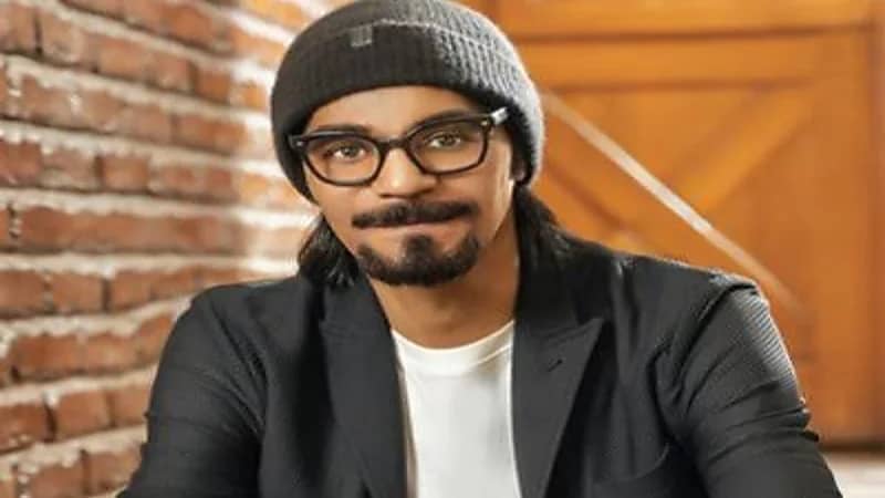 رابح صقر يعتذر عن حفلاته الغنائية بسبب عملية في القلب