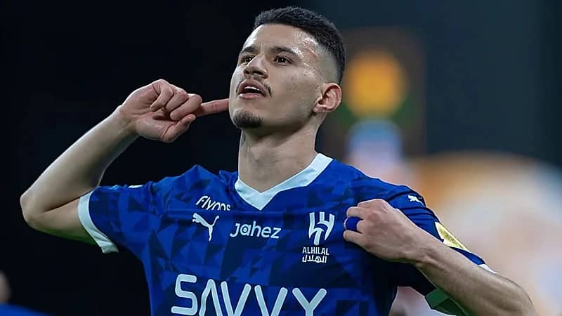 الهلال يقرر الاستغناء عن الحمدان بعد مونديال الأندية