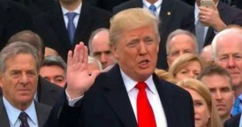 ترامب يؤدى اليمين رئيساً للولايات المتحدة خلفاً لـ أوباما