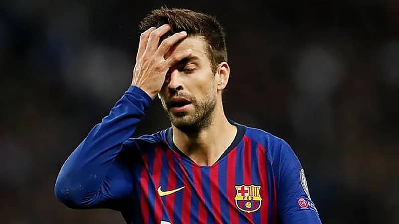 "بيكيه" يعاني من إنزعاجات قبل نهائي كأس ملك إسبانيا