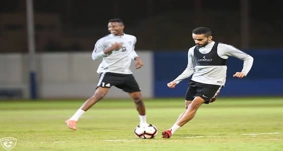 بالصور.. الهلال يواصل تحضيراته لـ " النفط "