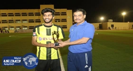 بالصور.. الشهيد السهيان يفوز على النجوم والراقي يتعادل مع الشهب بدورة جامعة الجوف