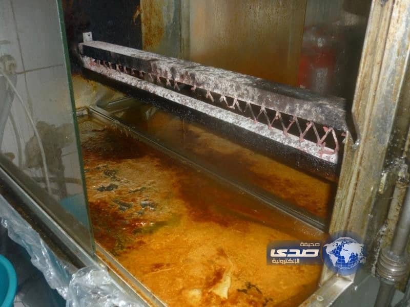 مصادرة وإتلاف أكثر من (5) أطنان من المواد الغذائية المجهولة بمكة المكرمة