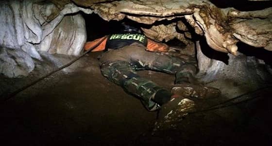 الفيضانات تحاصر 12 طالبا داخل الكهوف منذ 5 أيام في تايلاند