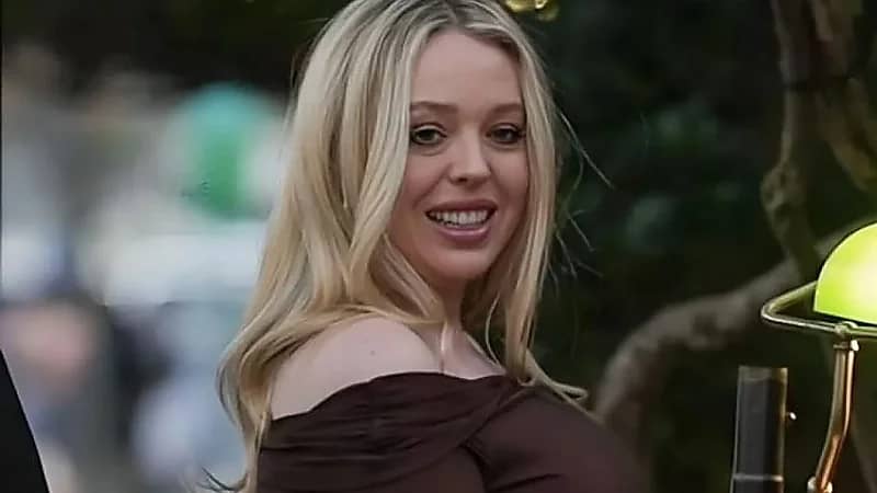 تيفاني ترامب تنتظر مولودها الأول وتخطف الأنظار بإطلالة أنيقة في ميامي