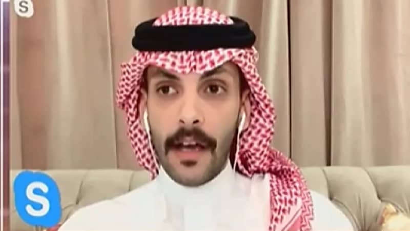 بالفيديو .. مواطن يفصل من عمله بسبب مقاطع "تيك توك"
