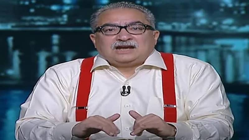 إبراهيم عيسى يطالب بمنع ميكرفونات الأذان