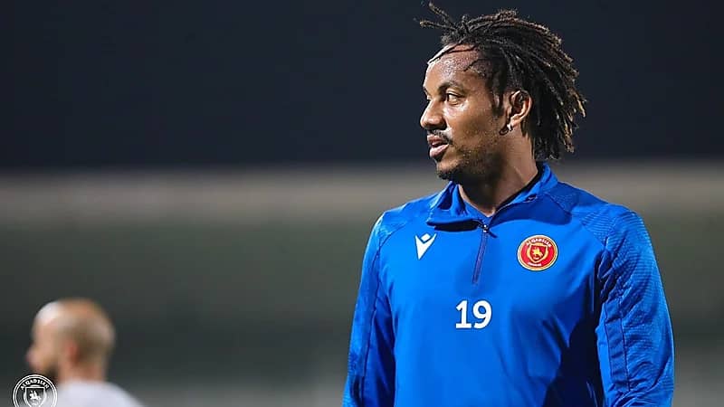 كاريلو يدعم لاعبي الأخضر بعد الخسارة .. صورة