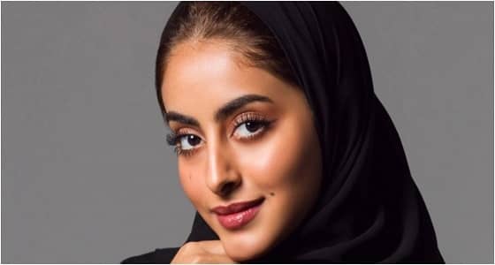  الجمهور يفتح النار على جود عزيز بعد تخليها عن الحجاب (فيديو)