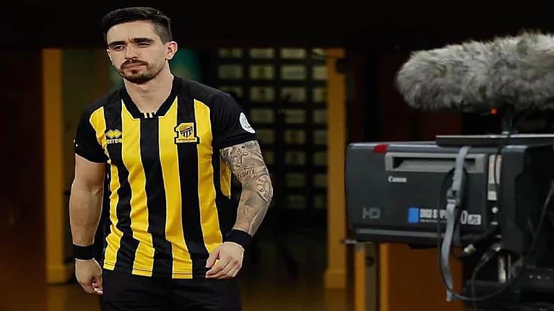 وكيلة كورنادو تنفي رحيله عن الاتحاد 