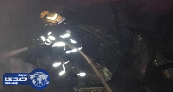بالصور.. السيطرة علي حريق في غرف جاهزة بـ " صناعية تبوك "