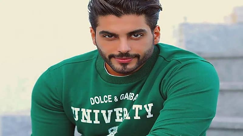 بالفيديو.. أحمد السالم يرد على فتاة تفكر في الانتحار: "سويلك طبخة"