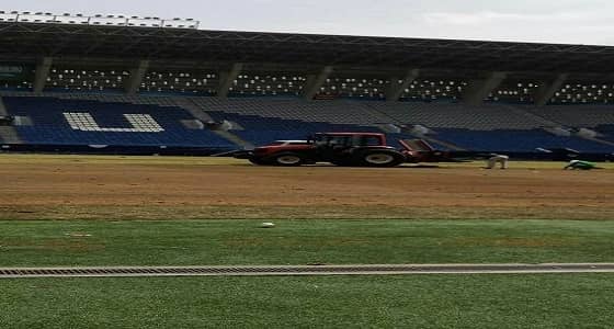 " آل الشيخ " يحدد موعد الانتهاء من تغيير أرضية ملعب جامعة الملك سعود