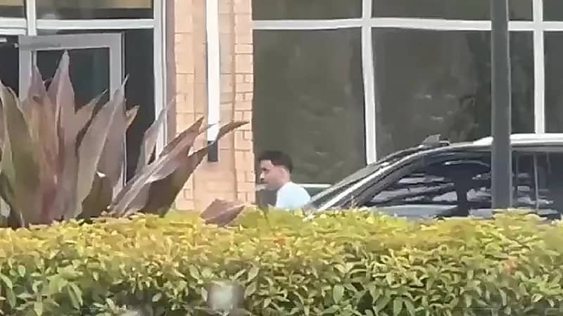 لحظة وصول عبدالرزاق حمدالله إلى مقر إقامة بعثة الهلال.. فيديو