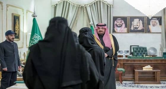 أمير الحدود الشمالية يدشن الفريق الكشفي النسائي للكلية التقنية للبنات عرعر 