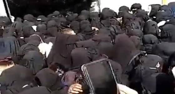 بالفيديو.. محل يمنح كل طفلة اسمها " نورة " قلادة ذهبية بعرعر