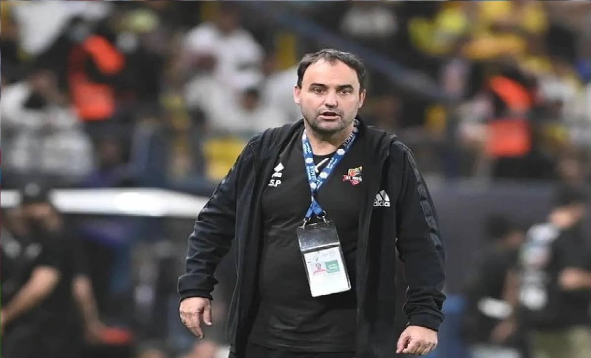 الوحدة ينهي عقد مدربه لويس سييرا