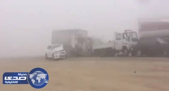 بالفيديو.. " الضباب " ينتج حوادث بالجملة على طريق أبو حدرية