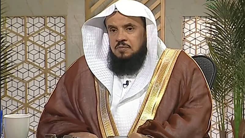 الشيخ السبر يوضح حكم النظر في جوال الصديق دون إذنه (فيديو)