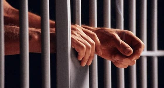 بعد خلعه..زوج يمزق جسد محامي مُطلقته ويتهمهما بالزنا!