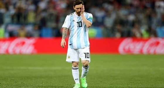 إيمانويل بيتي: على ميسي الشعور بالخجل لما حدث بمنتخب بلاده