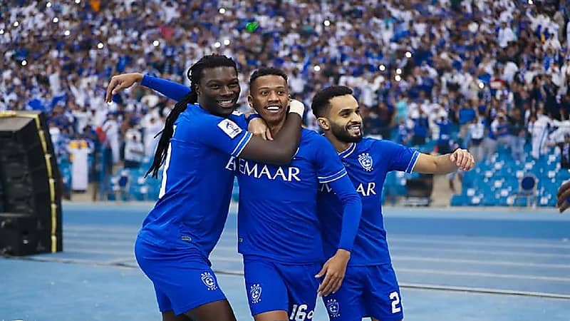 "أنجح فريق في القارة" .. الهلال حديث الصحف العالمية