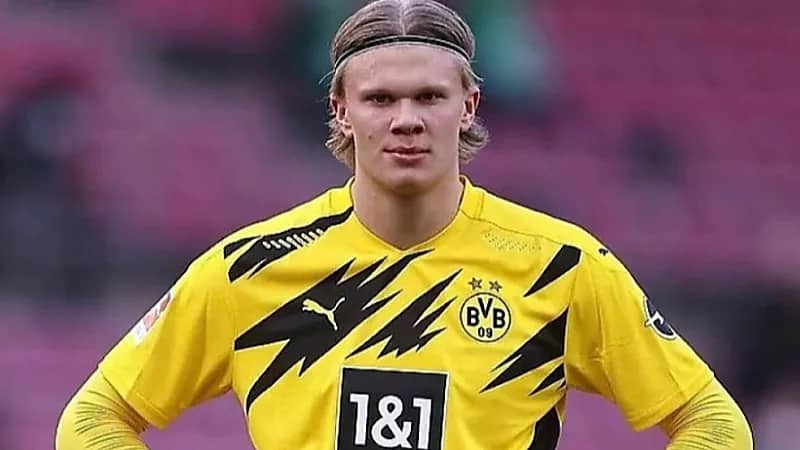 لاعب بروسيا دورتموند يتواصل مع برشلونة بشكل مباشر بعد الفوز في الكلاسيكو