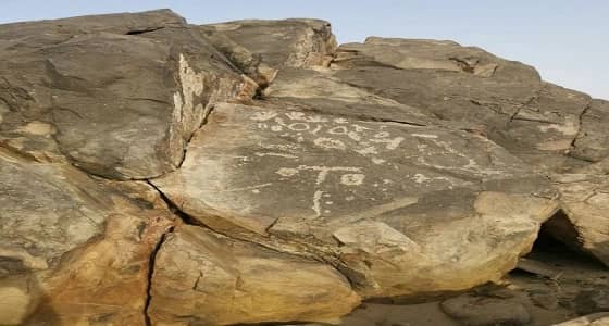 بالصور.. اكتشاف وادي لعيون كبريتية وآثار ألفية في وادي مركوب بالليث