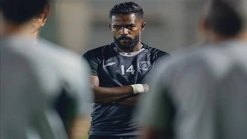 لاعب الشباب يقترب من إنهاء المرحلة الأولى ببرنامجه التأهيلي