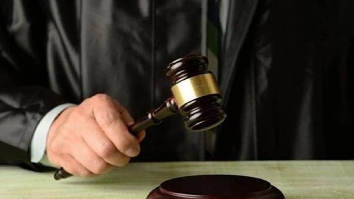 قاضي يخفف حكم الإعدام على داعشي ويمنحه فرصه للتغيير