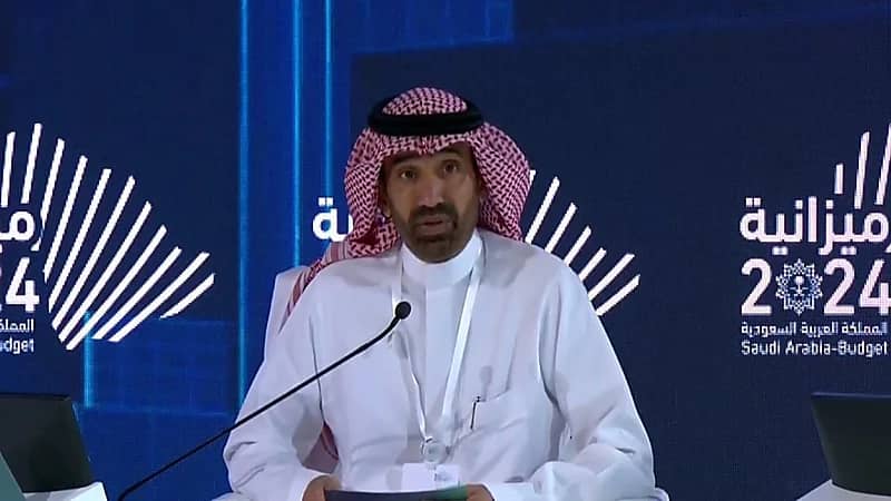 الراجحي: مشاركة المرأة في سوق العمل قفزت من 17% إلى 35% اليوم .. فيديو