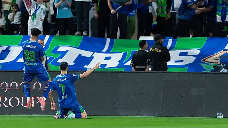 الاتحاد يخسر أمام الفتح بثنائية .. فيديو