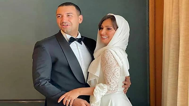 ردة فعل حلا شيحة على متابعة انتقدتها وزوجها بشدة