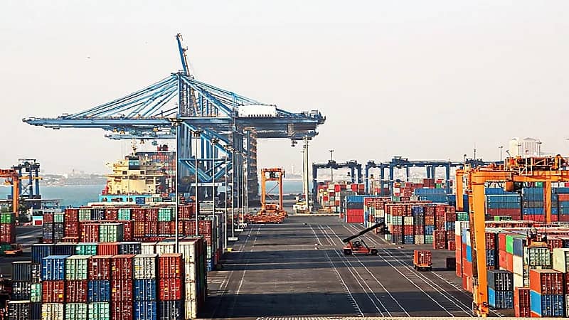 إنشاء منطقة لوجستية جديدة في ميناء الملك عبدالعزيز بقيمة 300 مليون ريال.. فيديو