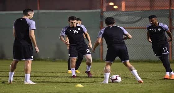 بالصور.. الشباب ينهي تجهيزاته للقاء الهلال غدًا