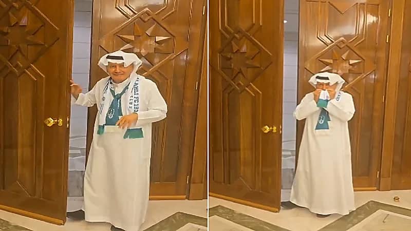 ظهور الرمز الأهلاوي يُقبل شعار النادي .. فيديو