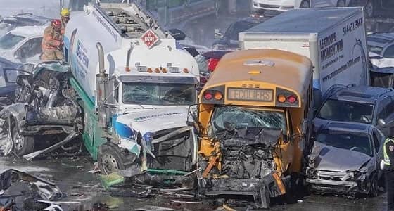 بالصور.. «تصادم جماعي» لـ 200 مركبة يسفر عن وفاة العشرات