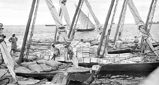 بالصور.. ميناء جدة قبل 64 عاما