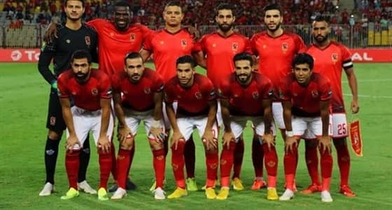 بالصور.. الأهلي المصري يذبح عجل للتخلص من " النحس "