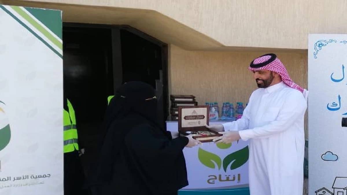 تسليم مفاتيح وحدات الإسكان التنموي لعدد من الأسر المستحقة بمنطقة حائل