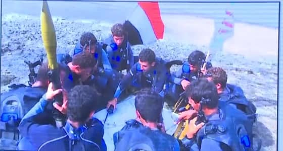 بالفيديو.. مليشيا الحوثي تدرب عناصرها في المساجد على زرع الألغام بالبحر