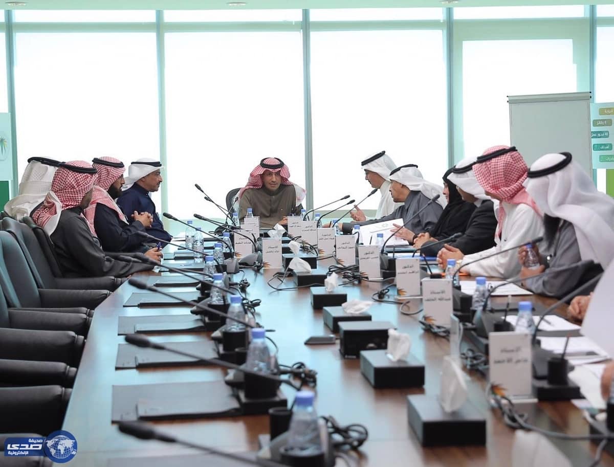 وزير العمل والتنمية الاجتماعية يؤكد دعمه لمشاركة  الجامعات والكليات الأهلية في سوق العمل