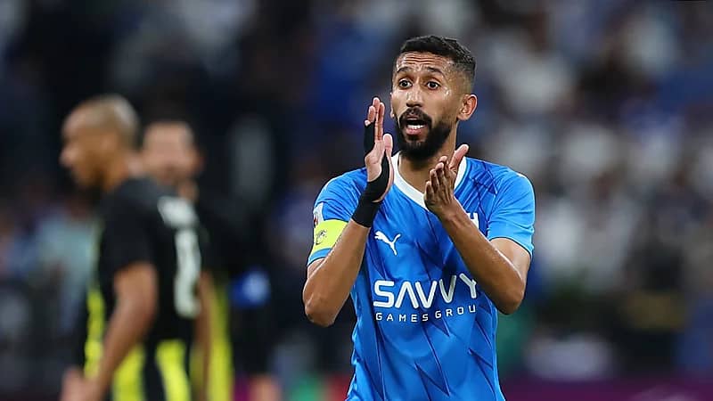 من بينها النصر .. سلمان الفرج يفاضل بين 3 عروض