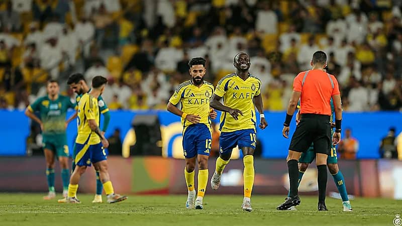 النصر يطلب حكامًا أجانب أمام الشباب