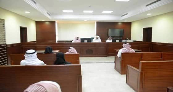 قرار بفصل قاض طلق امرأة من زوجها ثم تزوجها «مسيارا»